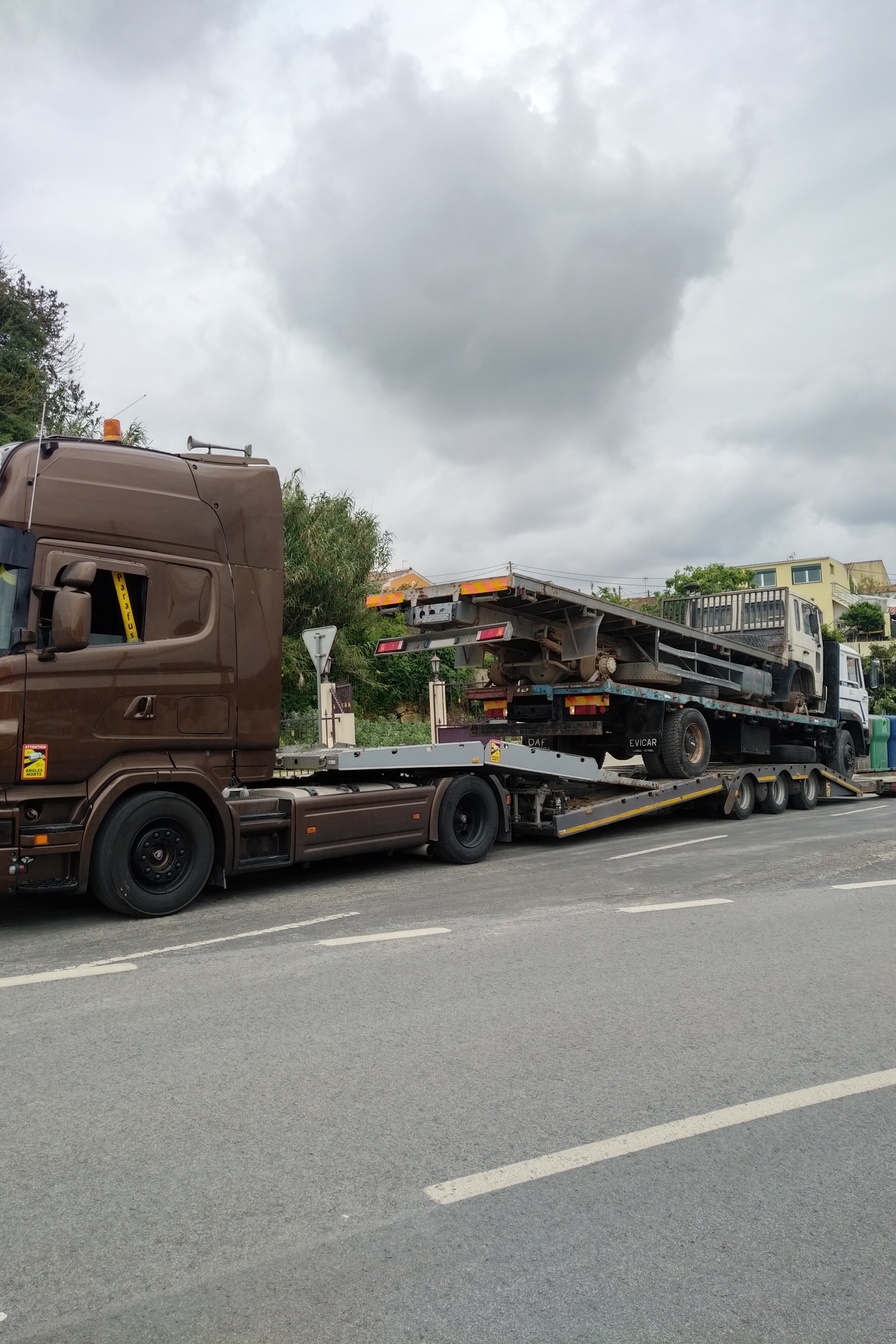 Delivery to Antwerp - Belgium & Shipping to Lagos - Nigeria.