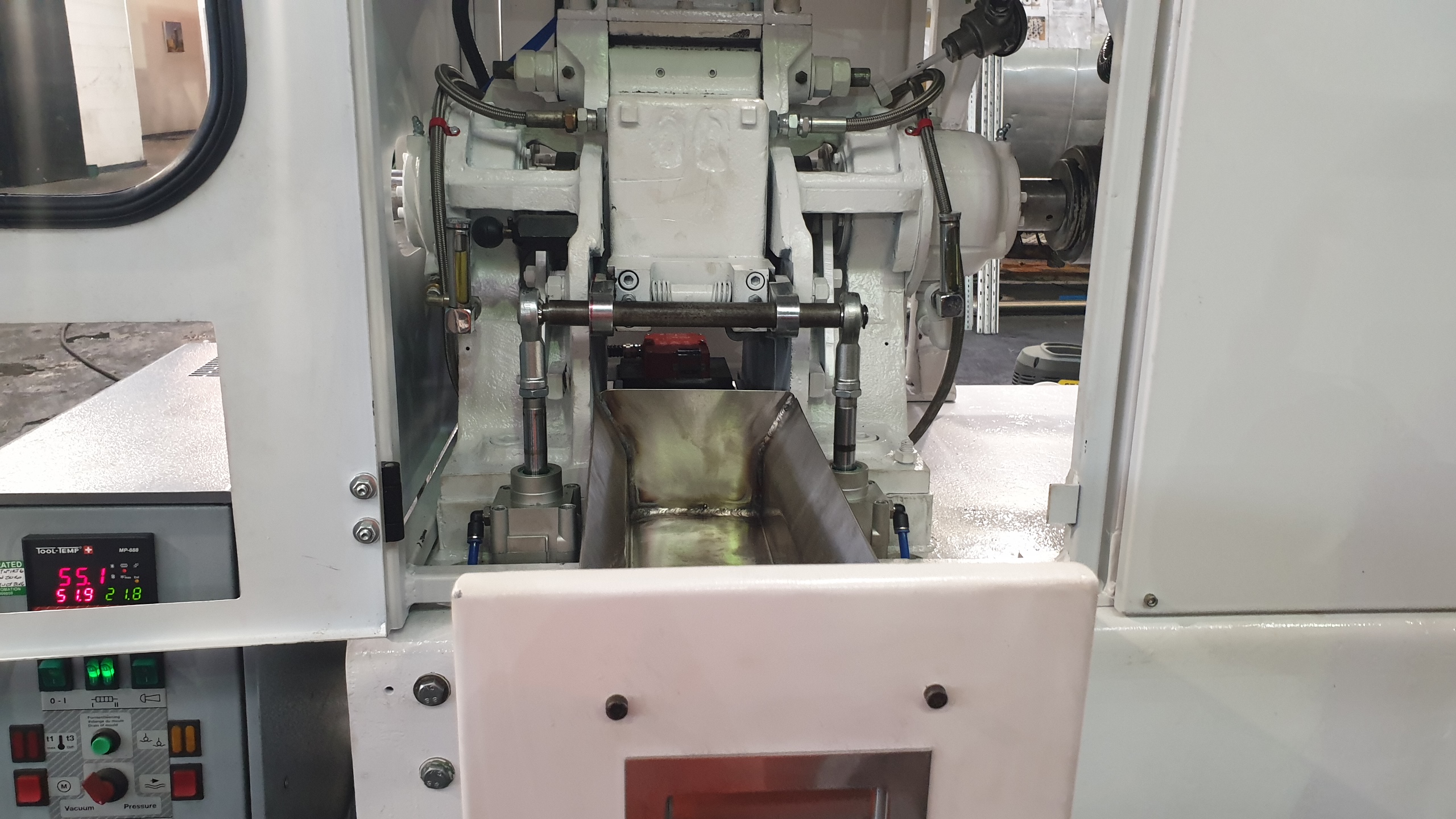 A Full Refurbishment complete on a Farrel Model BR Lab Banbury Mixer 1.6L