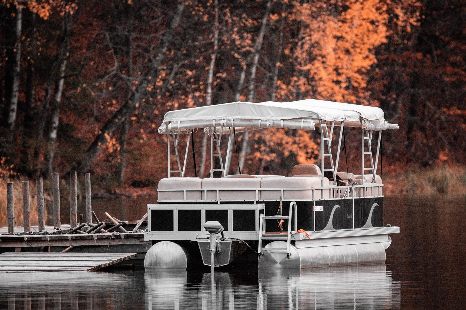 Family Activities to Enjoy on a Pontoon Boat