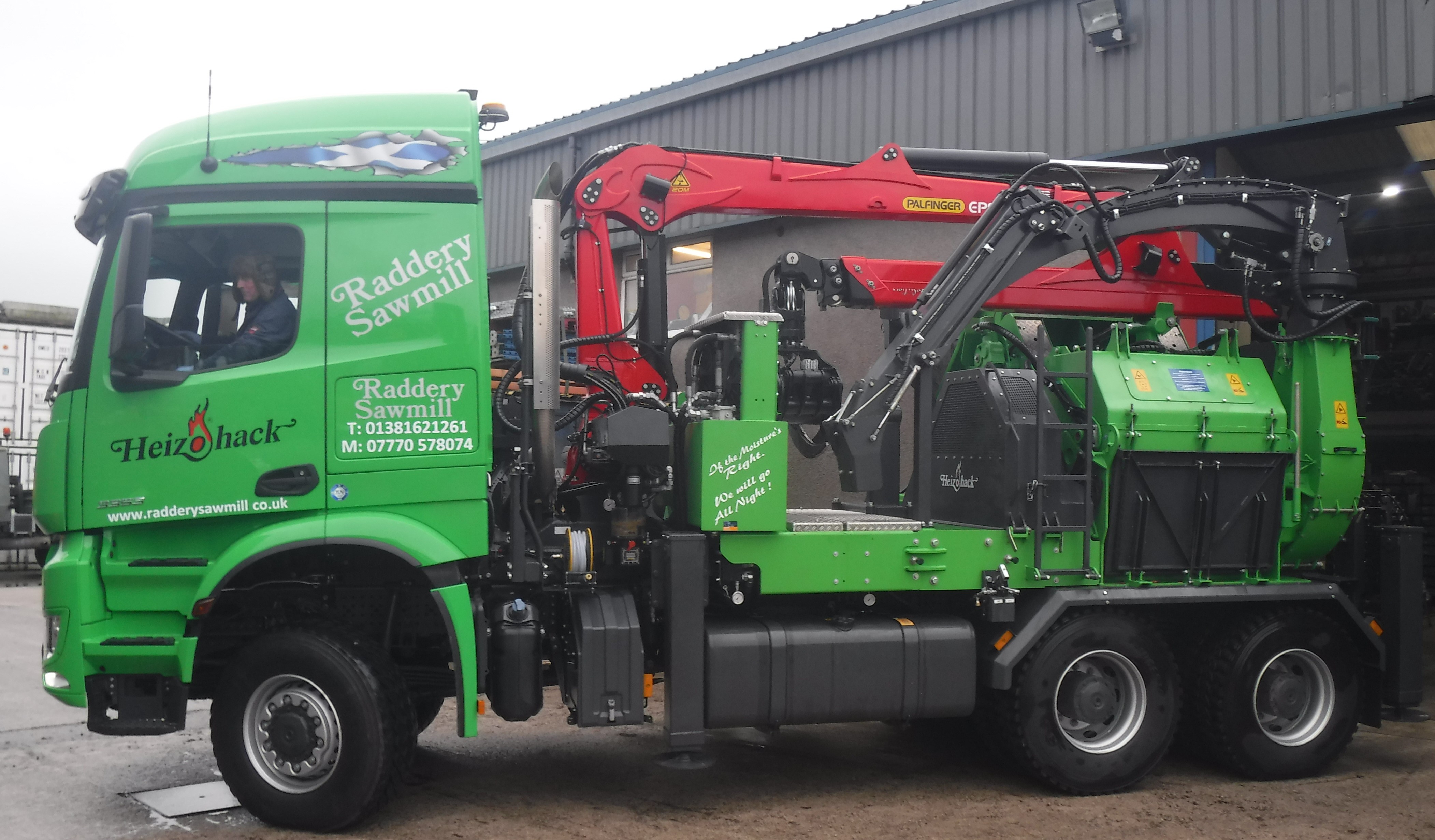 HM14-860KL MOUNTED ON THE 530 HP MERCEDES BENZ AROCS 6X6