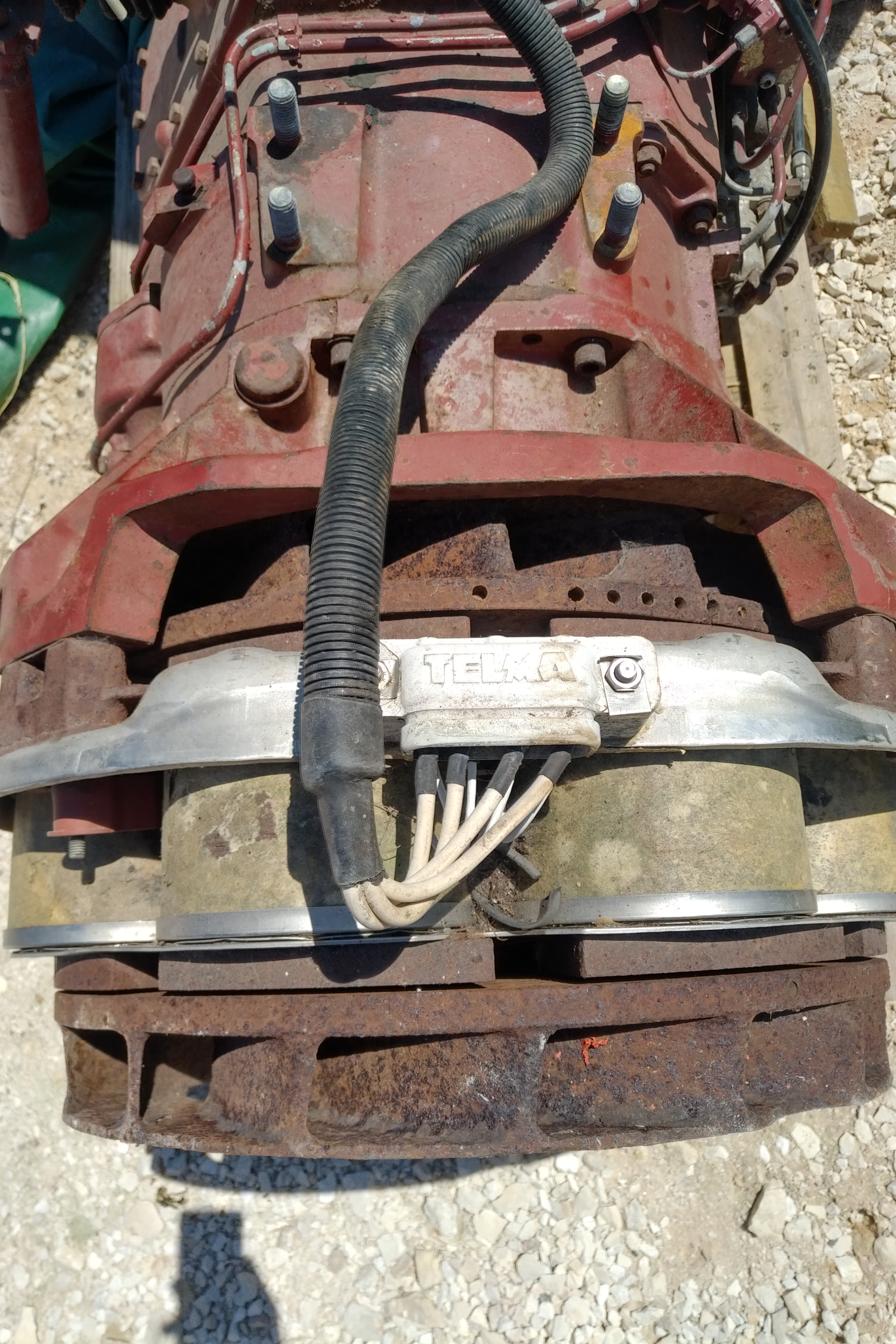 Renault B18 16 speed manual gearbox with TELMA retarder sold to Estonia.