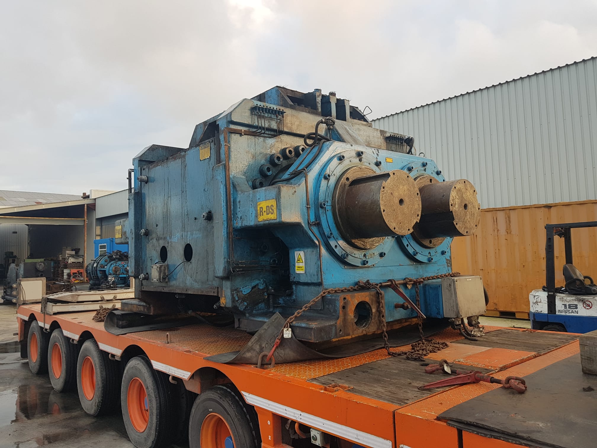 Dismnatling, sand blasting and cleaning