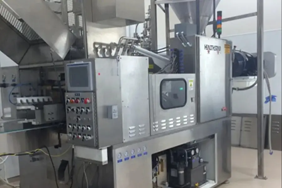 303 BLOW FILL SEAL MACHINE