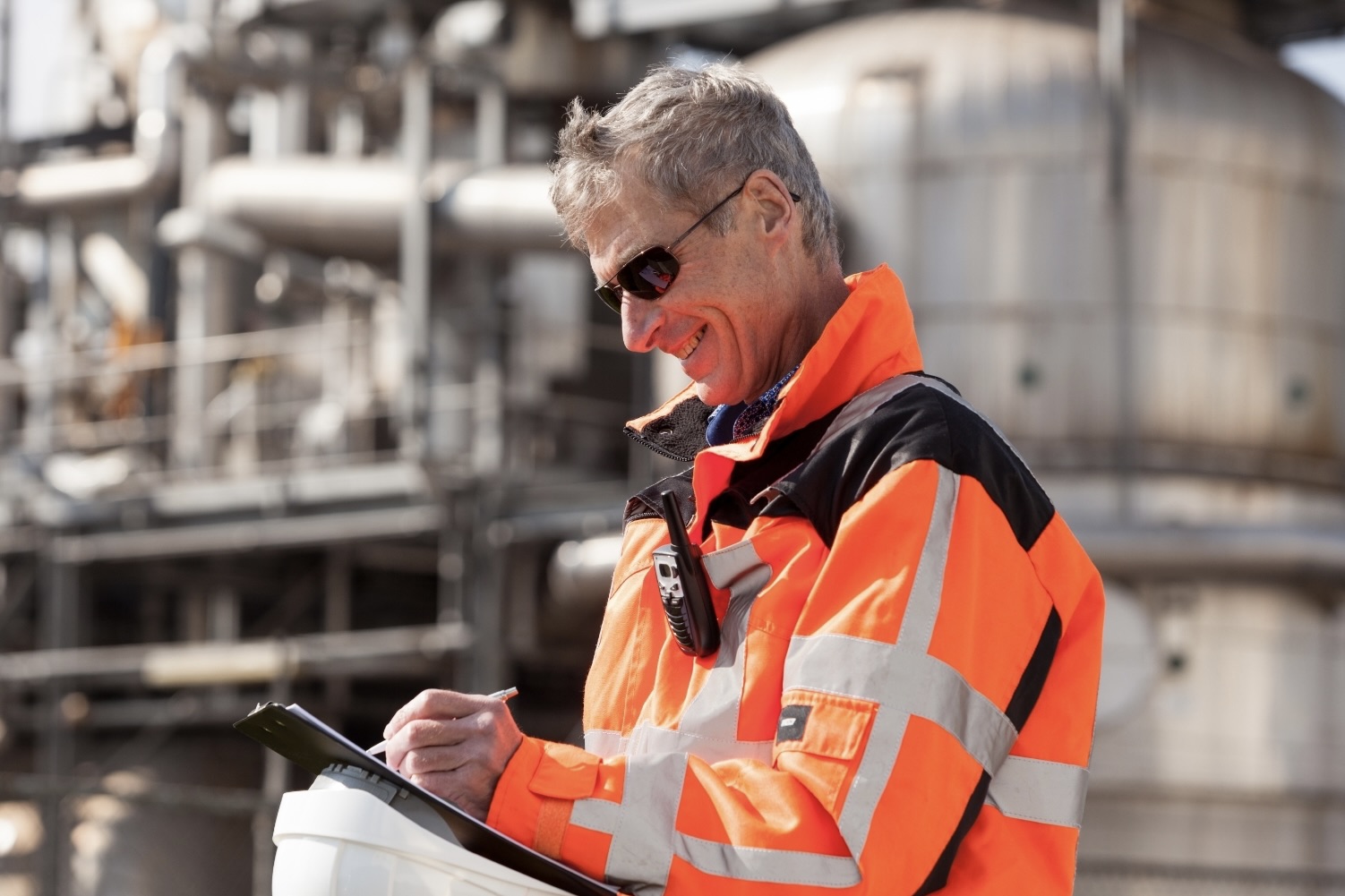 INDUSTRIA PETROQUÍMICA- Em alta.jpg