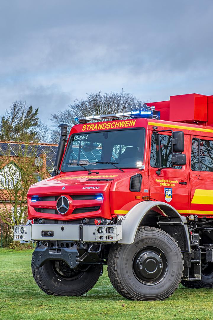 Unimog U5023 für die Freiwillige Feuerwehr auf Spiekeroog