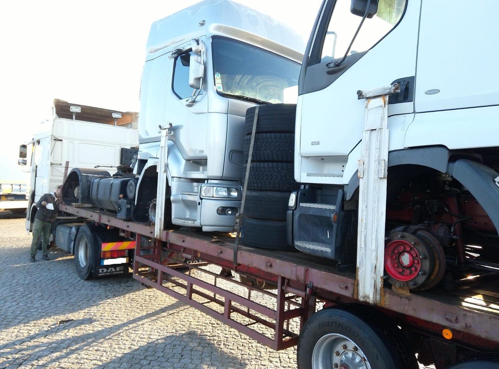 Shipping to Cotonou - Benin in transit to Niamey - Niger.