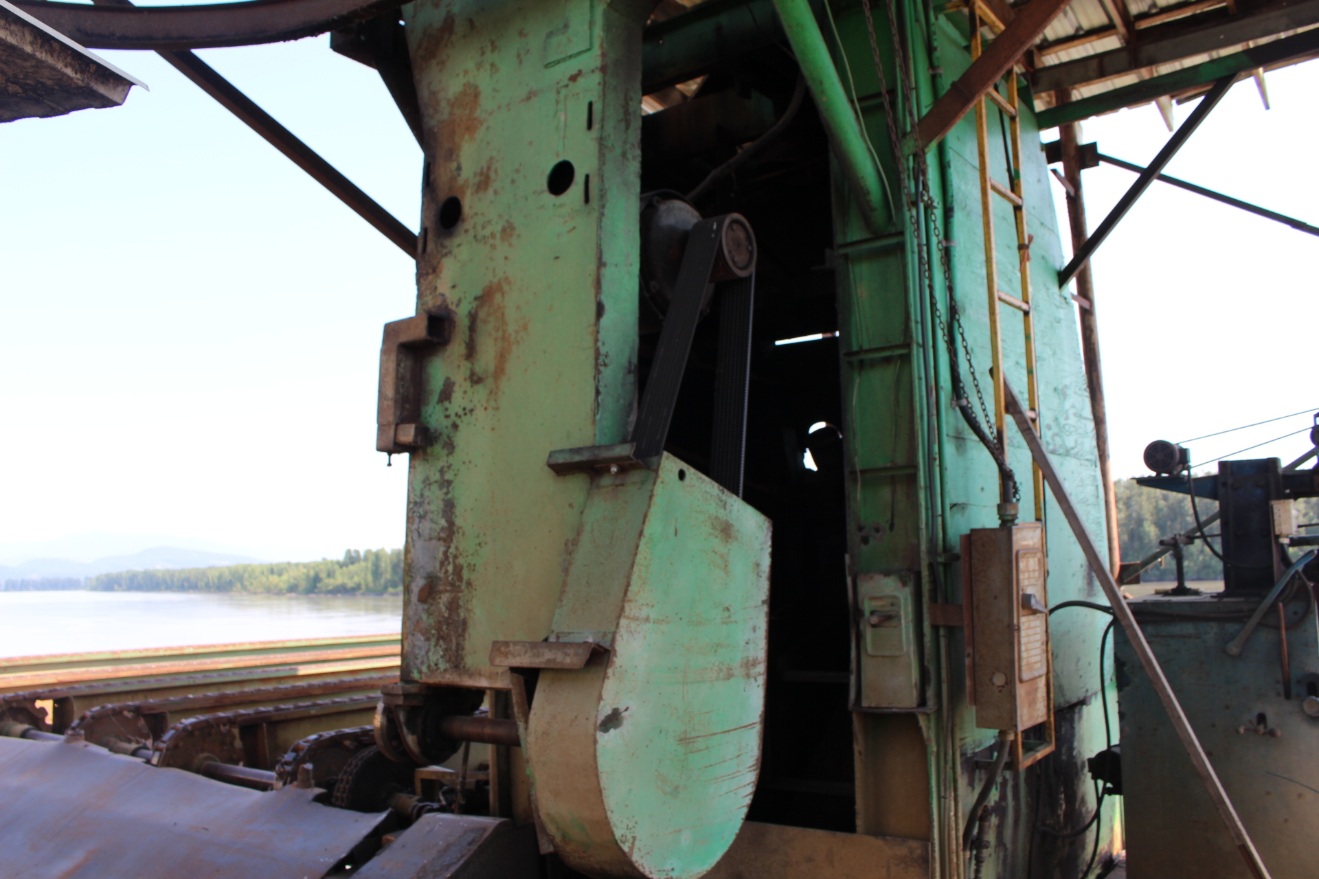 PAST AUCTION- SILVER CREEK PREMIUM PRODUCTS & MISSION SHAKE & SHINGLES 