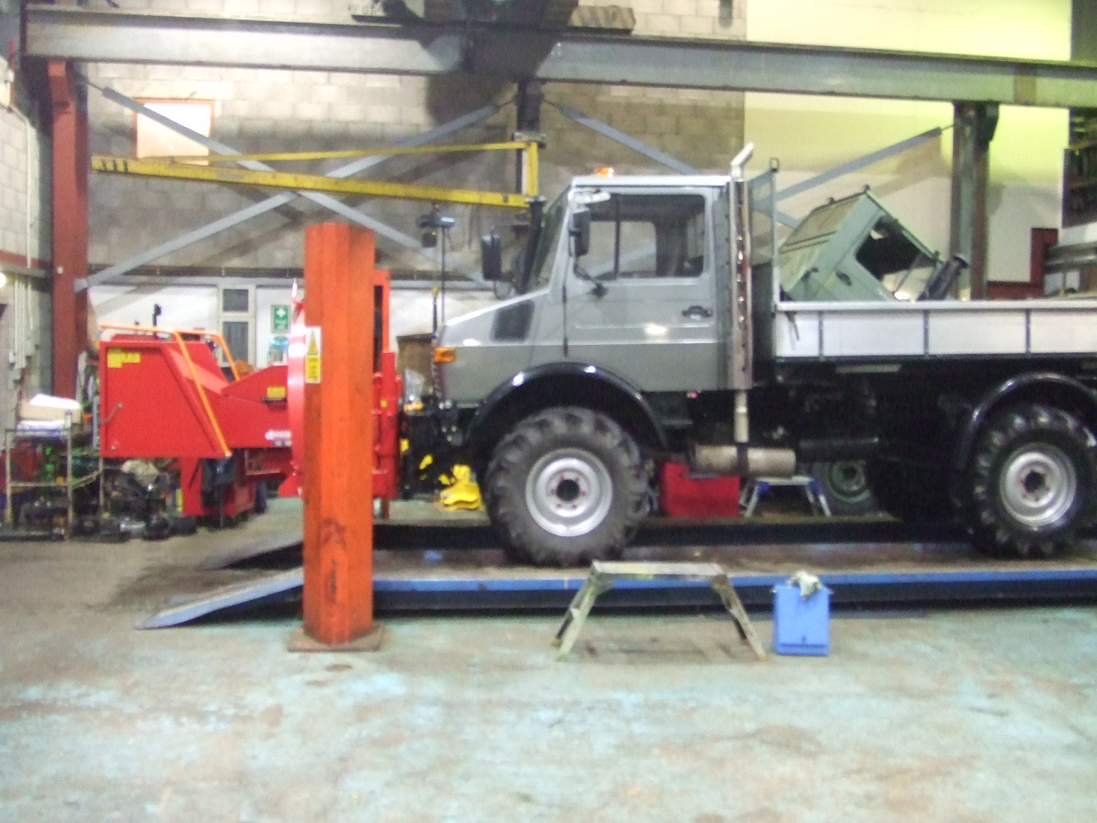 DUECKER HF200 CHIPPER AND WERNER F50 HYDRAULIC WINCH