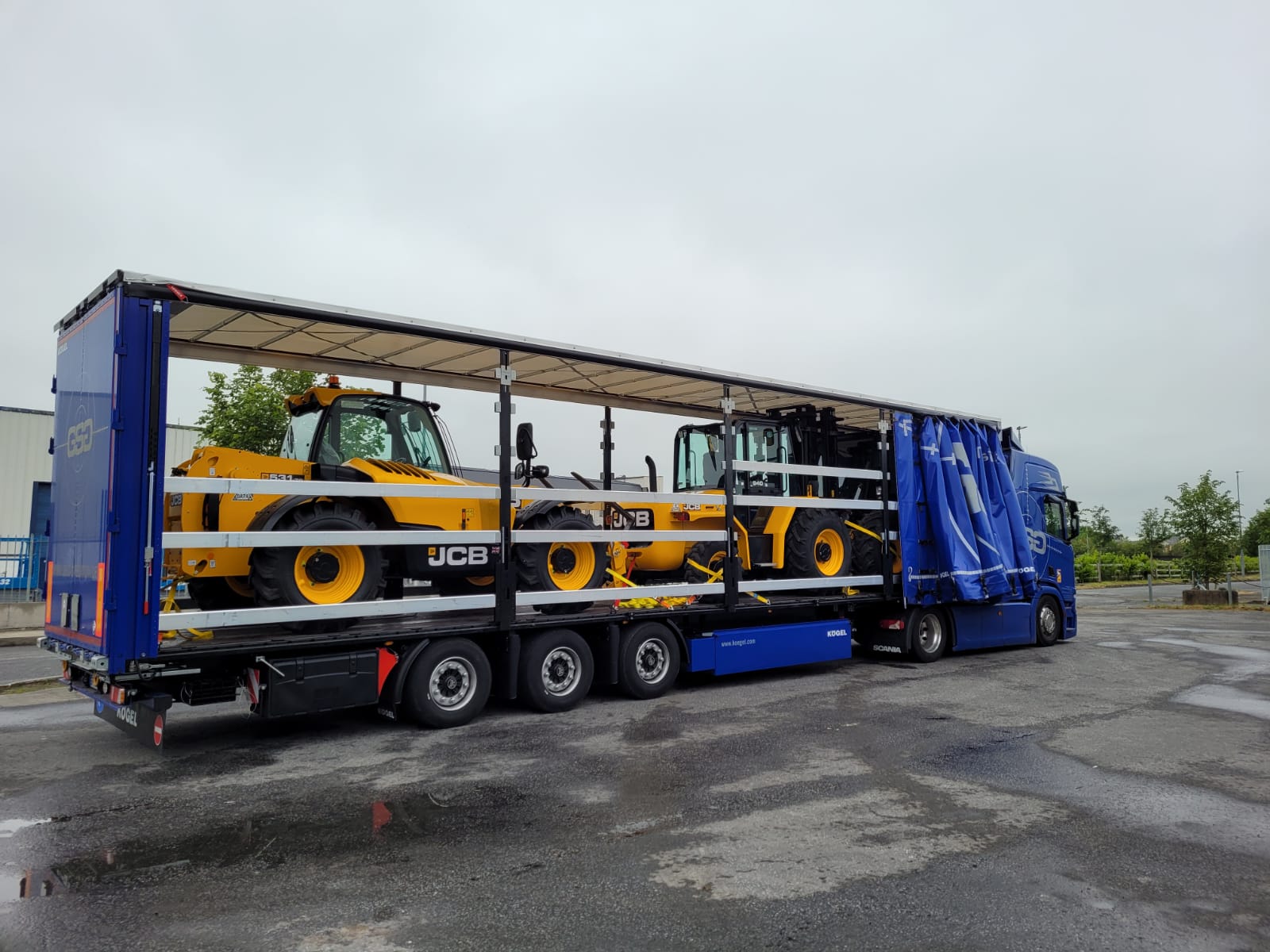 2x JCB 940 Forklifts and a JCB 535.95 SOLD..... on their way to Germany 