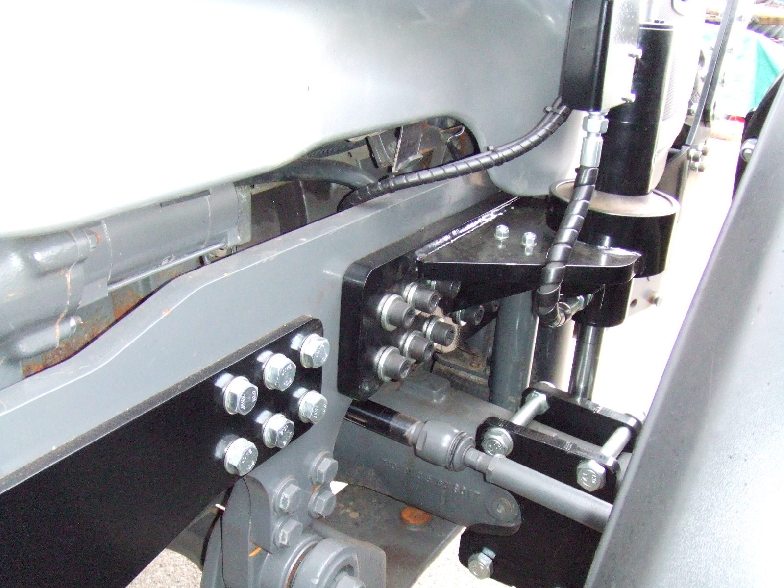 50KM/HR VALTRA WITH JAKE CRANE AND HEIZOHACK CHIPPER SET-UP