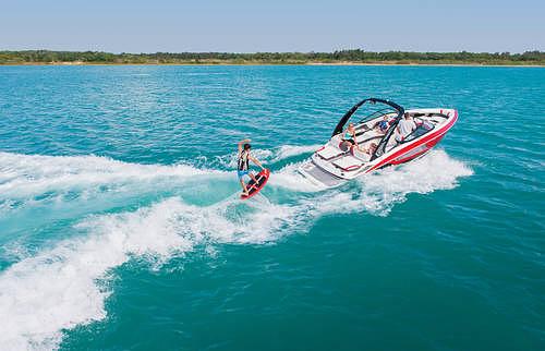 With 2018 in our rear view ski mirror, we point the bow toward a happy, healthy and safe 2019!