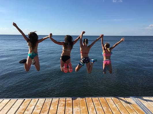 With 2018 in our rear view ski mirror, we point the bow toward a happy, healthy and safe 2019!