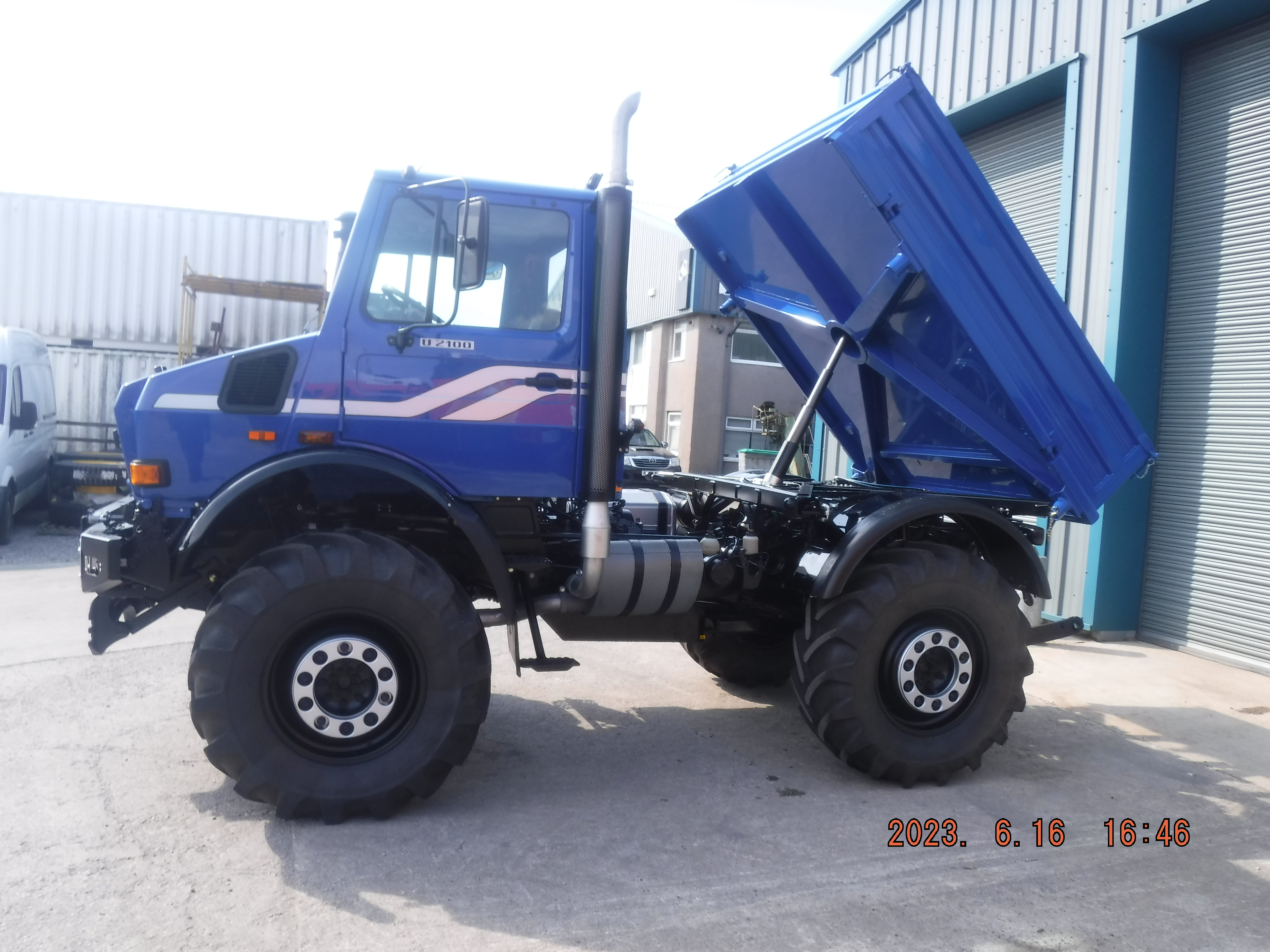 Here you go Unimog fans...