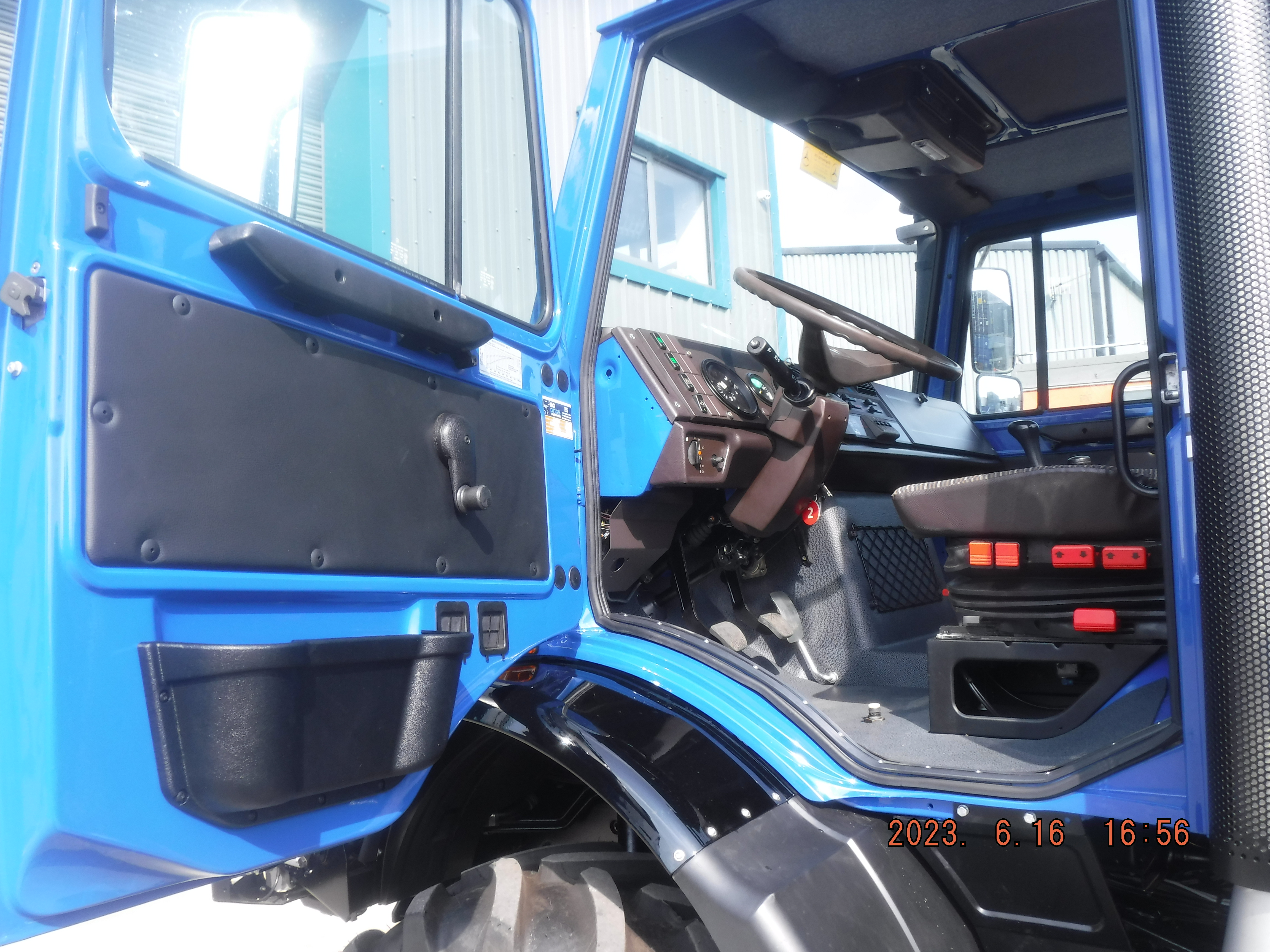 Here you go Unimog fans...