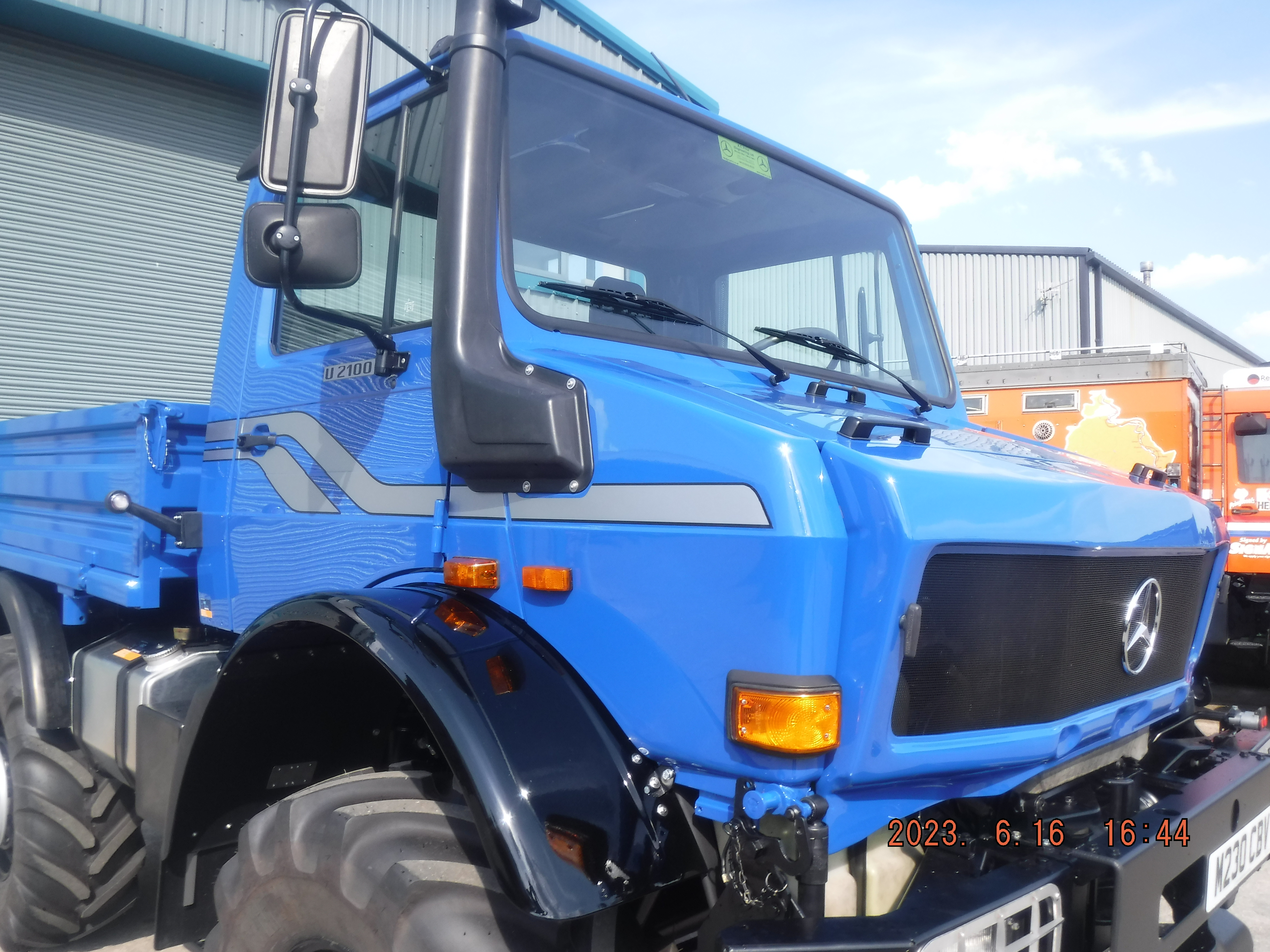 Here you go Unimog fans...