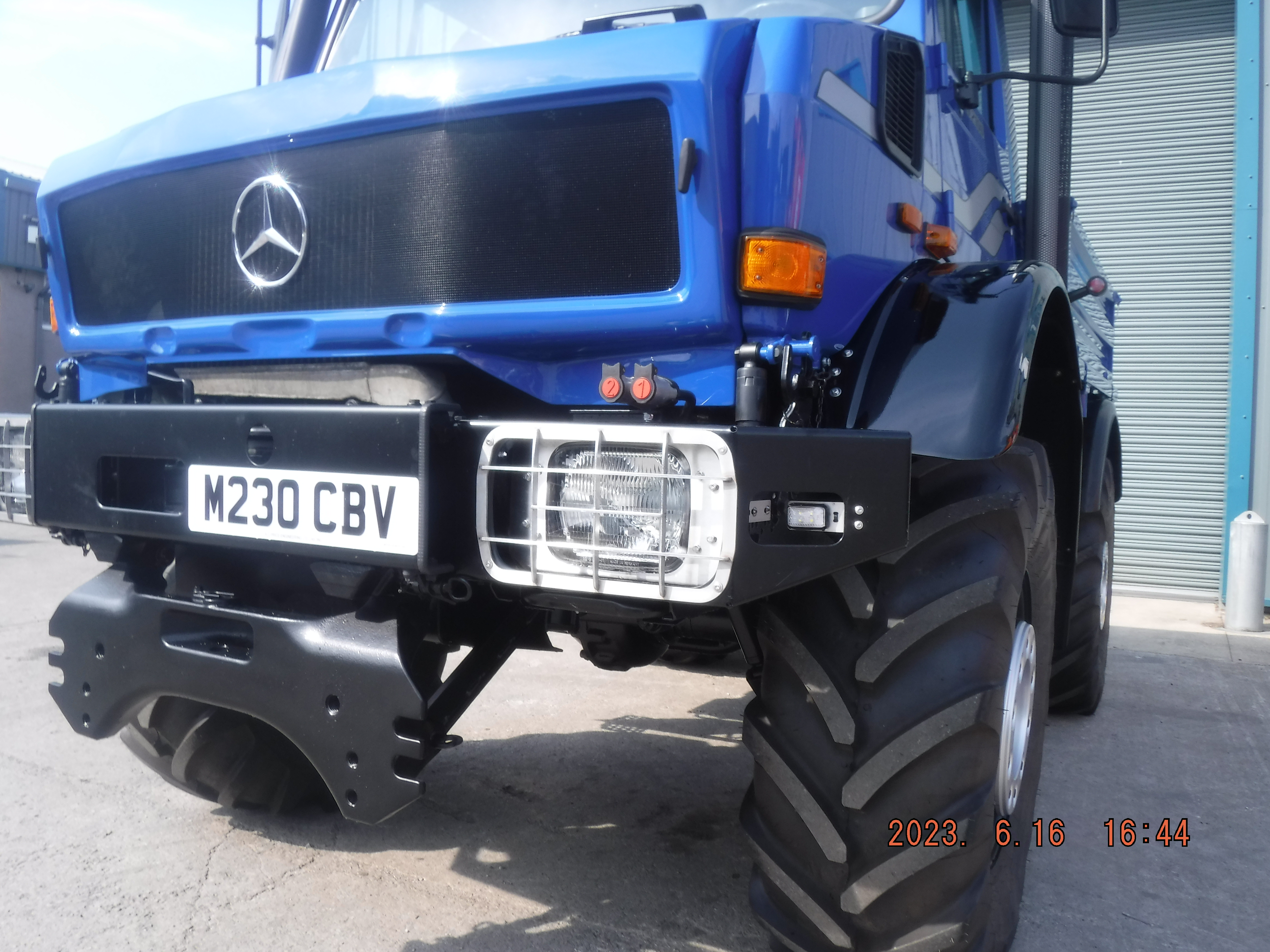 Here you go Unimog fans...