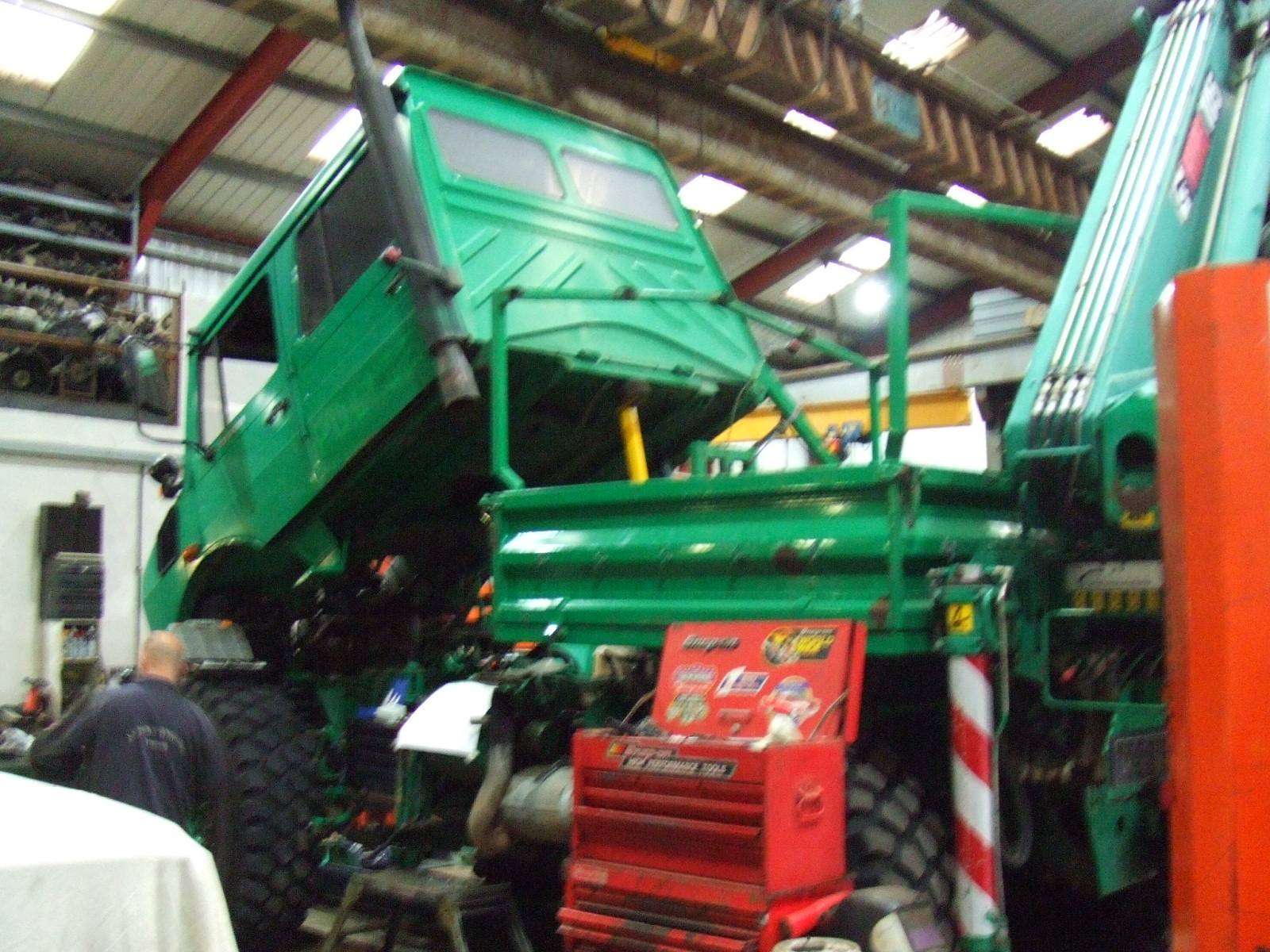 U2150L38 UNIMOG COMPLETE WITH FRONT LOADER ON ITS WAY TO CANADA
