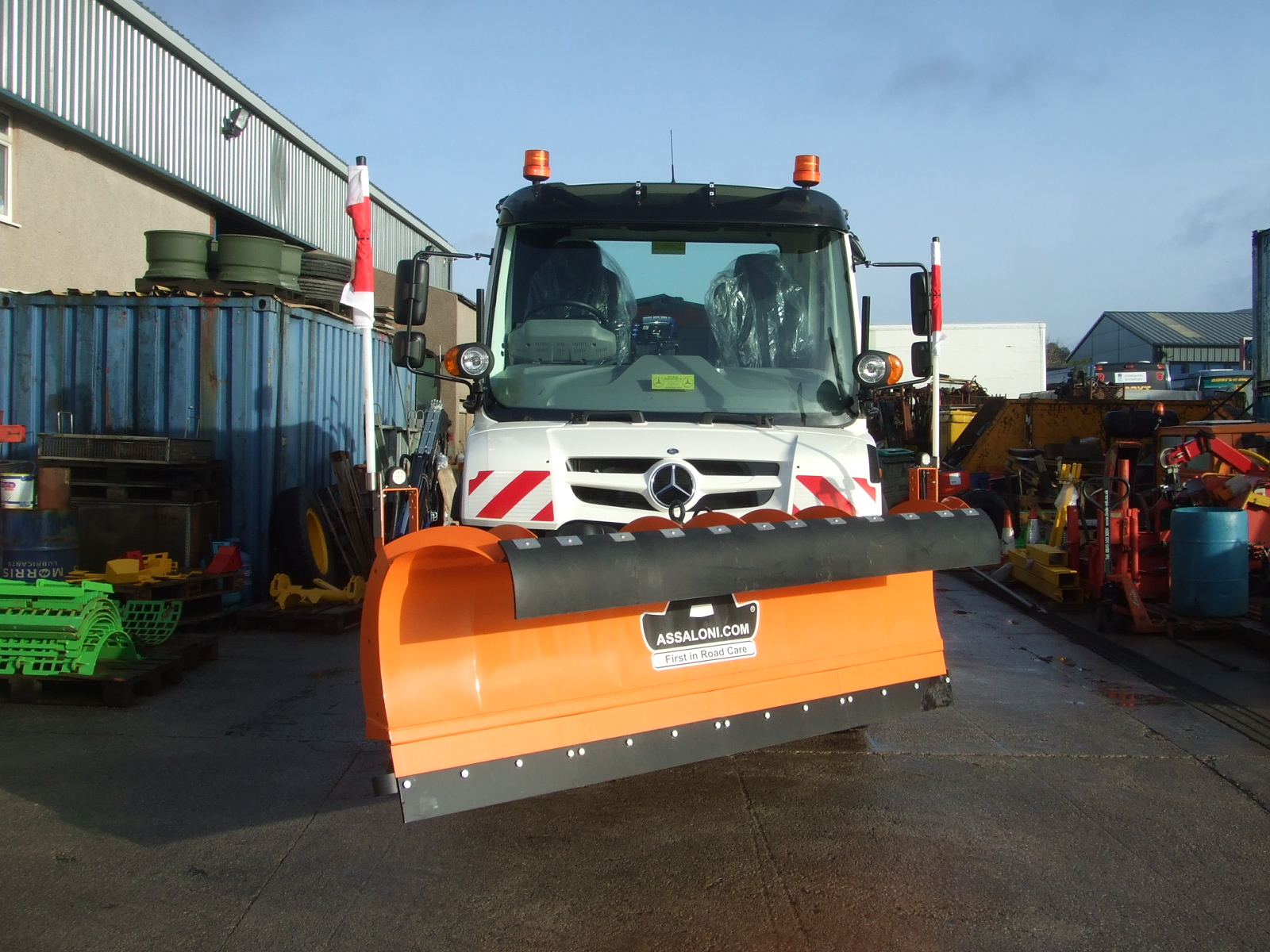 NEW MERCEDES BENZ UNIMOG U218 WITH WINTER EQUIPMENT
