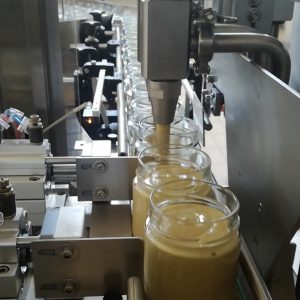 Automazione completa per confezionare 1000 pz/h di crema spalmabile
