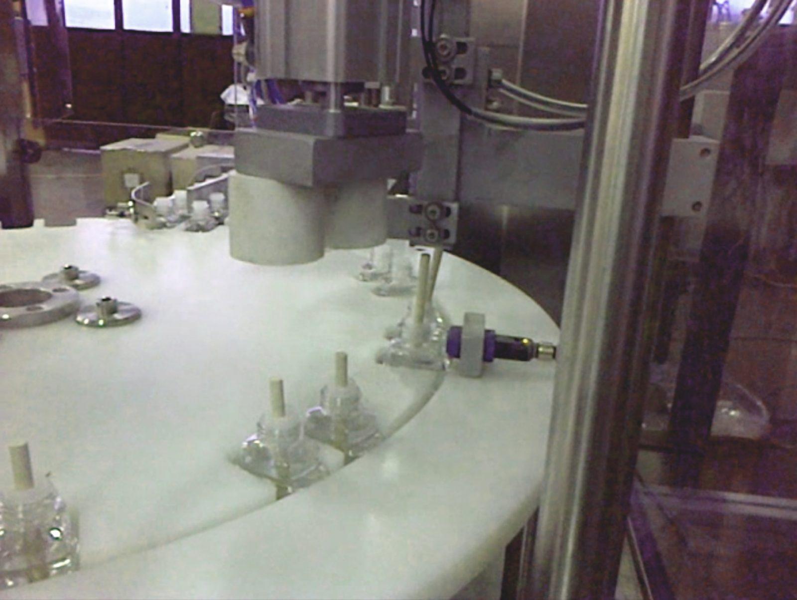 Come riempire e tappare le ricariche liquido anti-zanzare