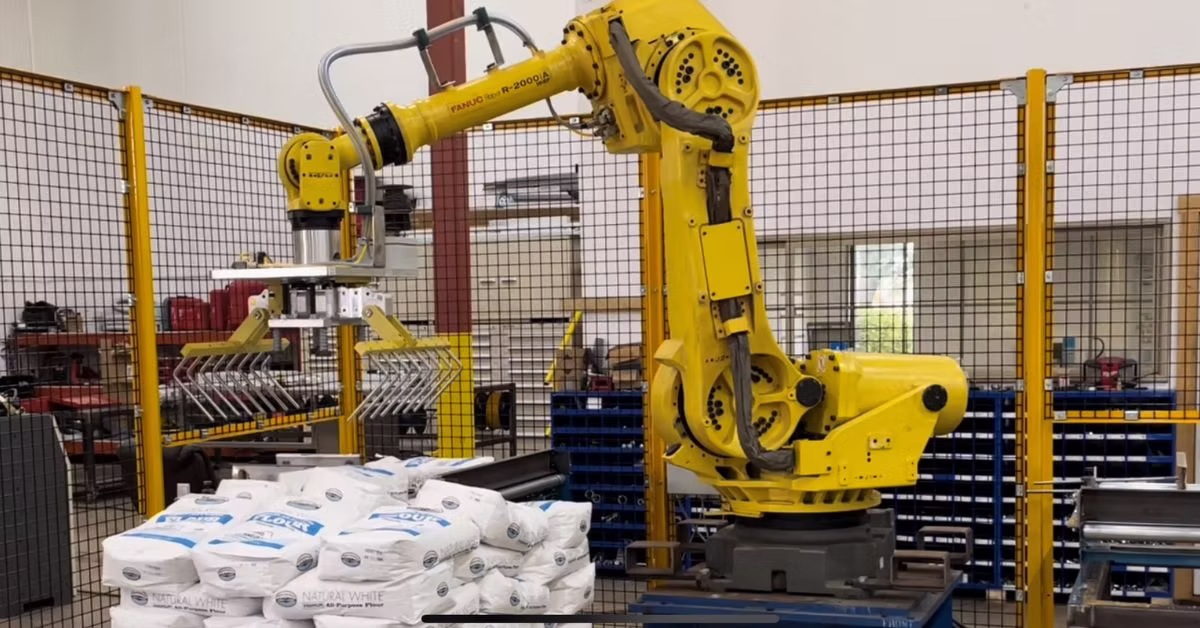 Palletizing Robots 101: What To Consider Before You Buy