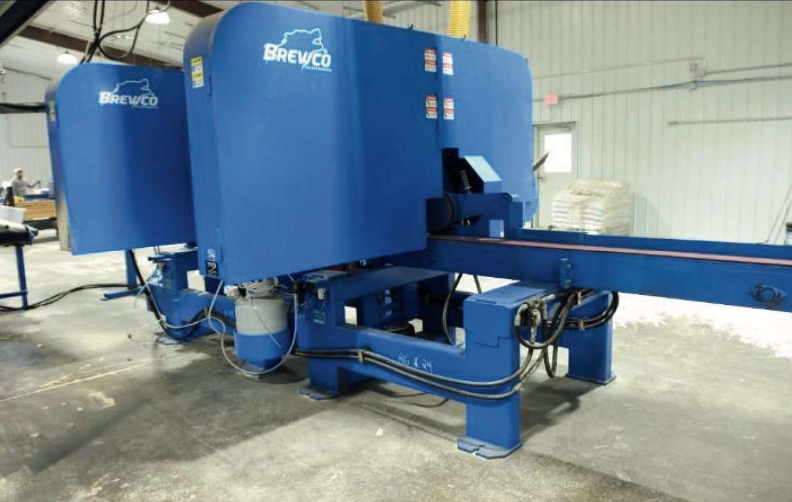 Choosing Between Gang Saws and Band Resaws