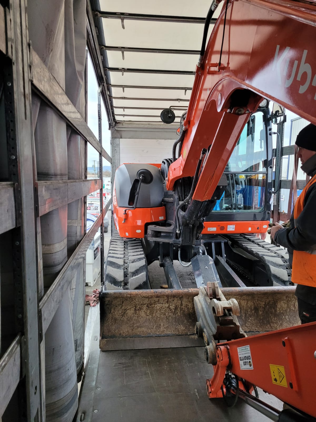 Ex Rental Kubota KX080-4 SOLD... heading for export 