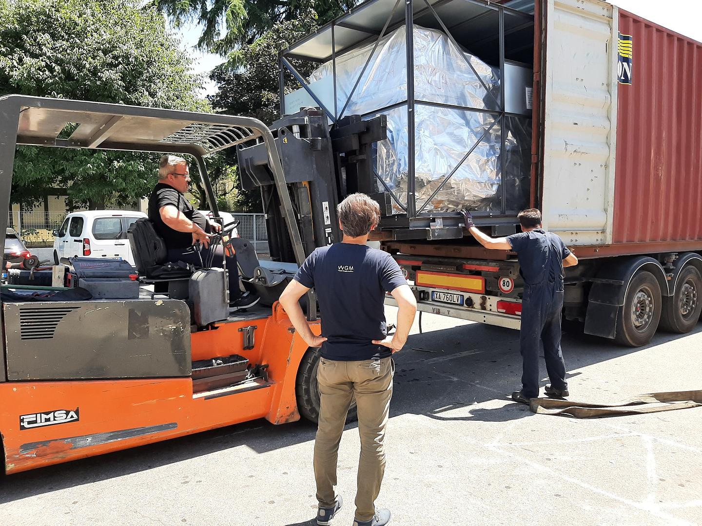 Hot News: 25 containers in un mese !!