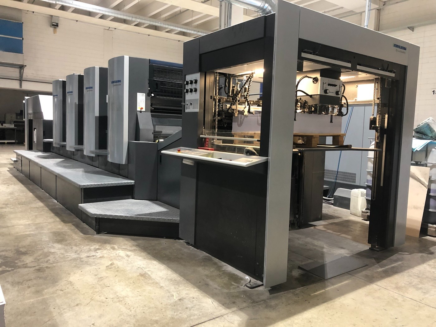 Beautiful 6 years old HEIDELBERG CD 102-4 bought from Italy and sold to China