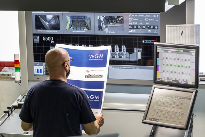 La prima RMGT 970PF-8 in Europa stampa in Italia