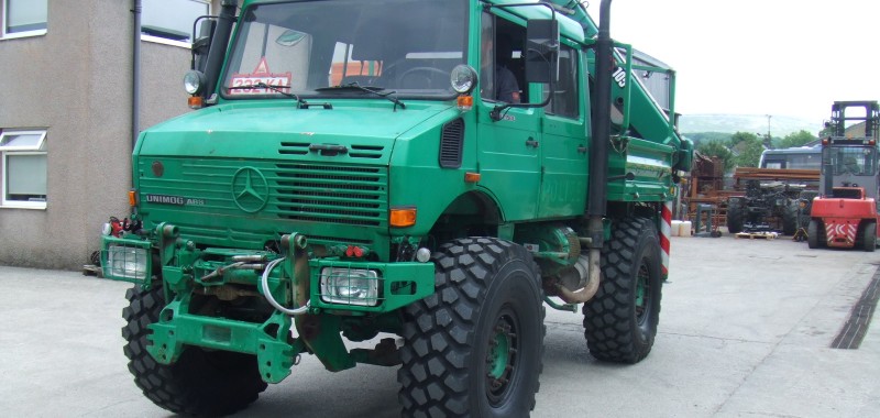 U2150L38 UNIMOG COMPLETE WITH FRONT LOADER ON ITS WAY TO CANADA