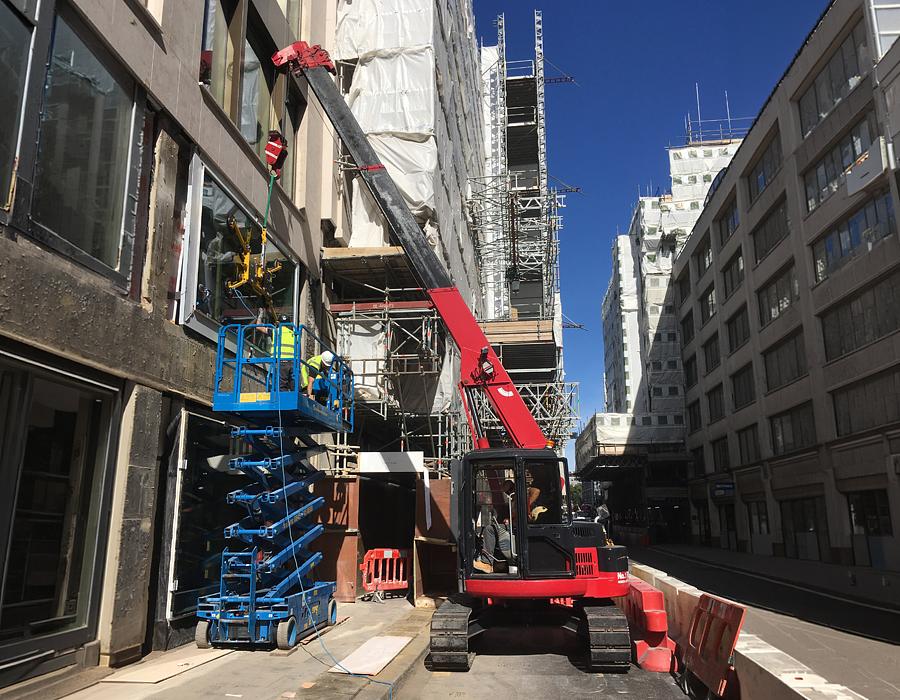 Why Mini Crawler Cranes Are the Ultimate Machine for Confined Access and Uneven Terrain Projects