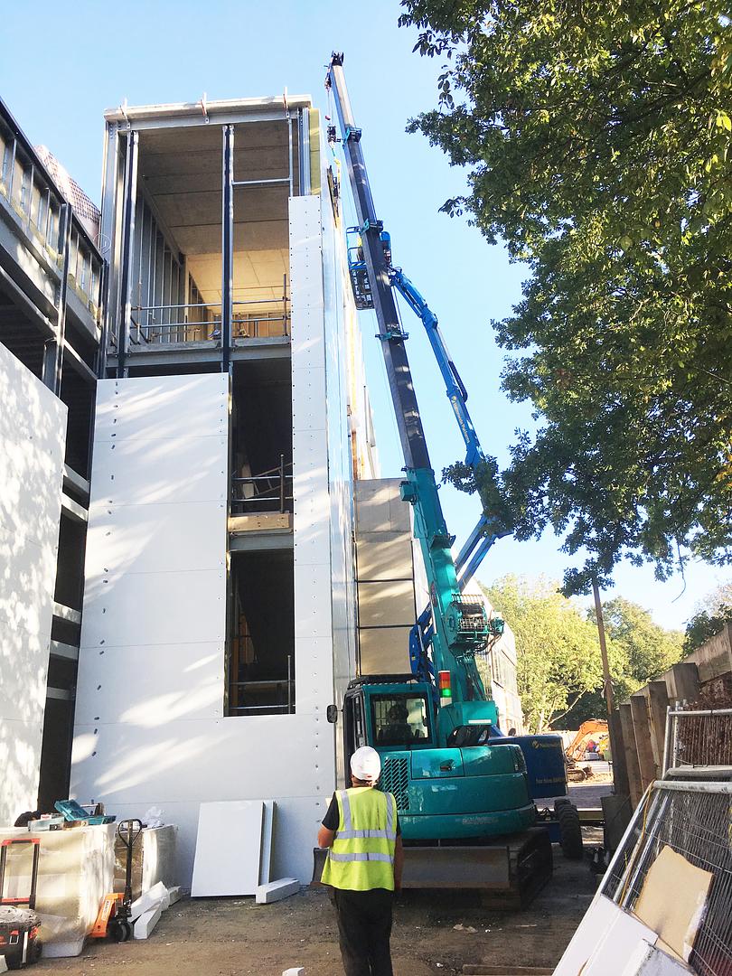 Why Mini Crawler Cranes Are the Ultimate Machine for Confined Access and Uneven Terrain Projects