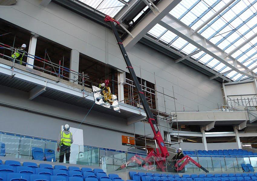 MAXIMISE EFFICIENCY WITH SPIDER CRANES FOR INDOOR GLASS INSTALLATION PROJECTS