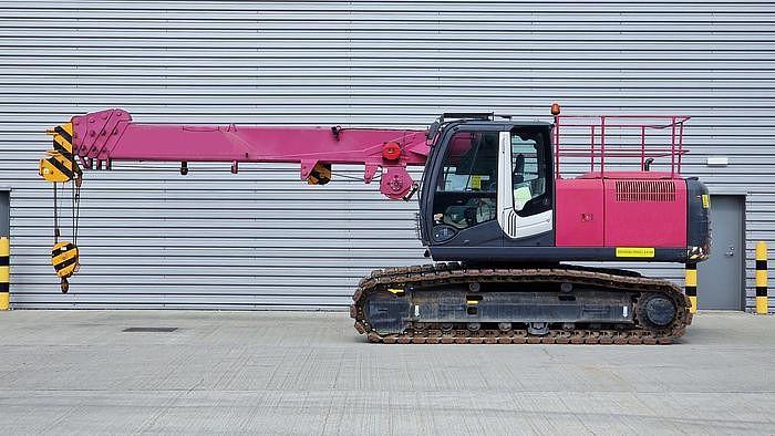 Cranes on Tracks: The Benefits of Crawler Cranes for Uneven Ground