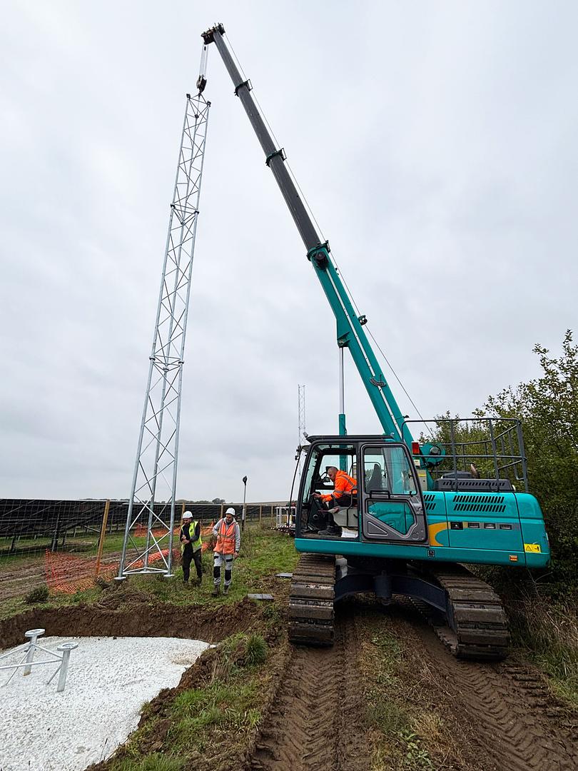 The Role of Mini Crawler Cranes in Steelwork and Structural Installations