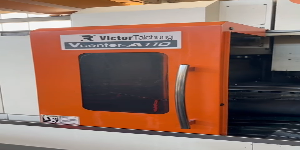 Riproduci video