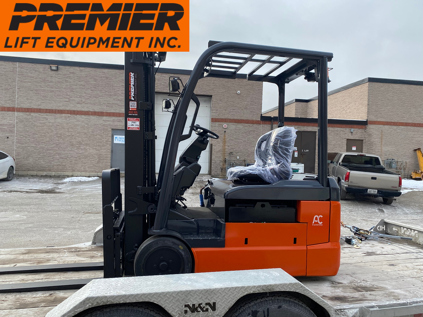 How to Buy Forklifts Out of Province (or Country) With Confidence