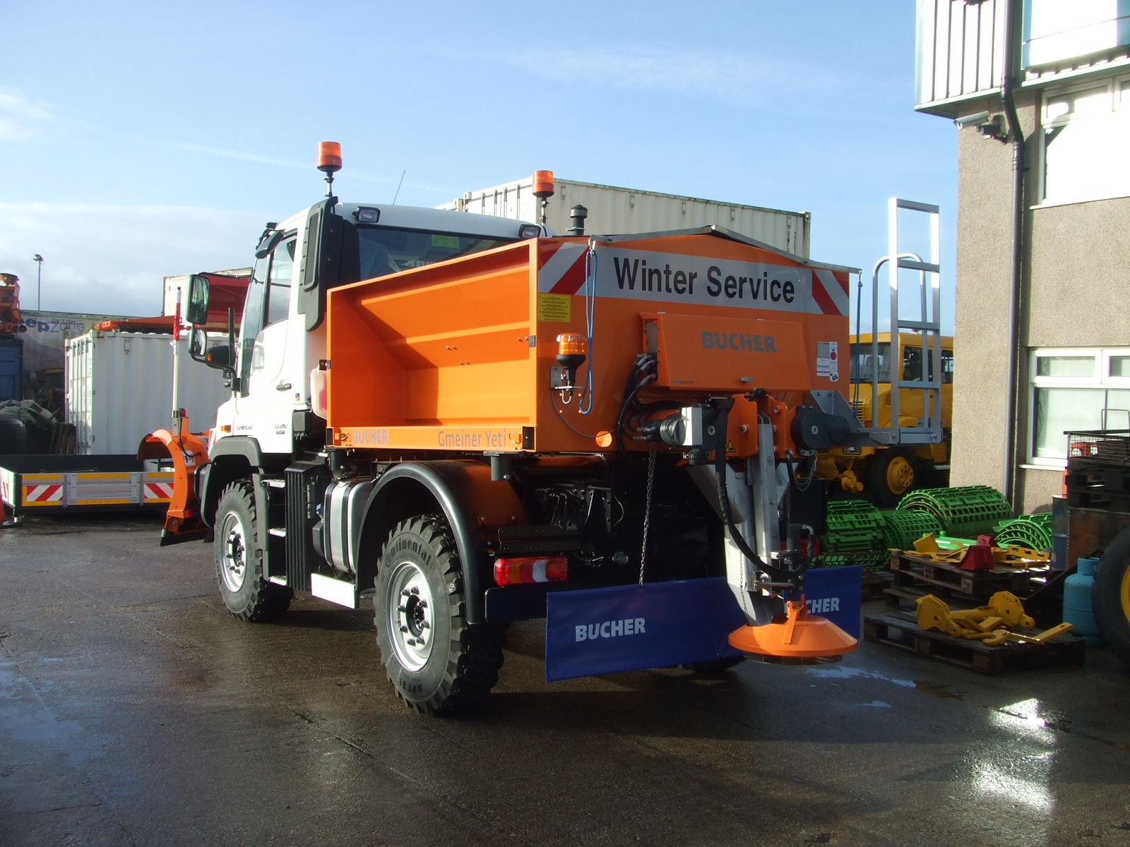 NEW MERCEDES BENZ UNIMOG U218 WITH WINTER EQUIPMENT