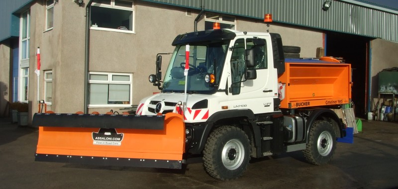 NEW MERCEDES BENZ UNIMOG U218 WITH WINTER EQUIPMENT