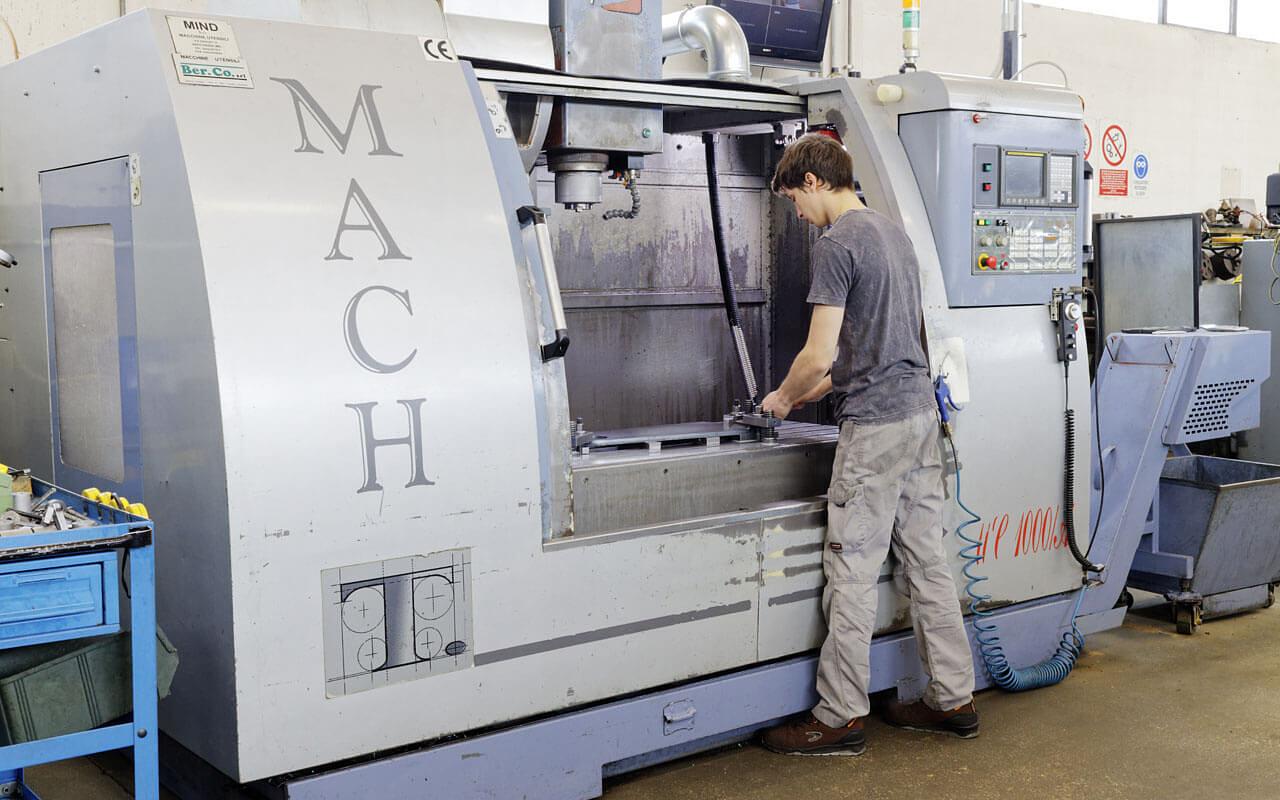 DART e MACH T: Dal 1983, una Storia di Eccellenza nelle Macchine Utensili 🏆