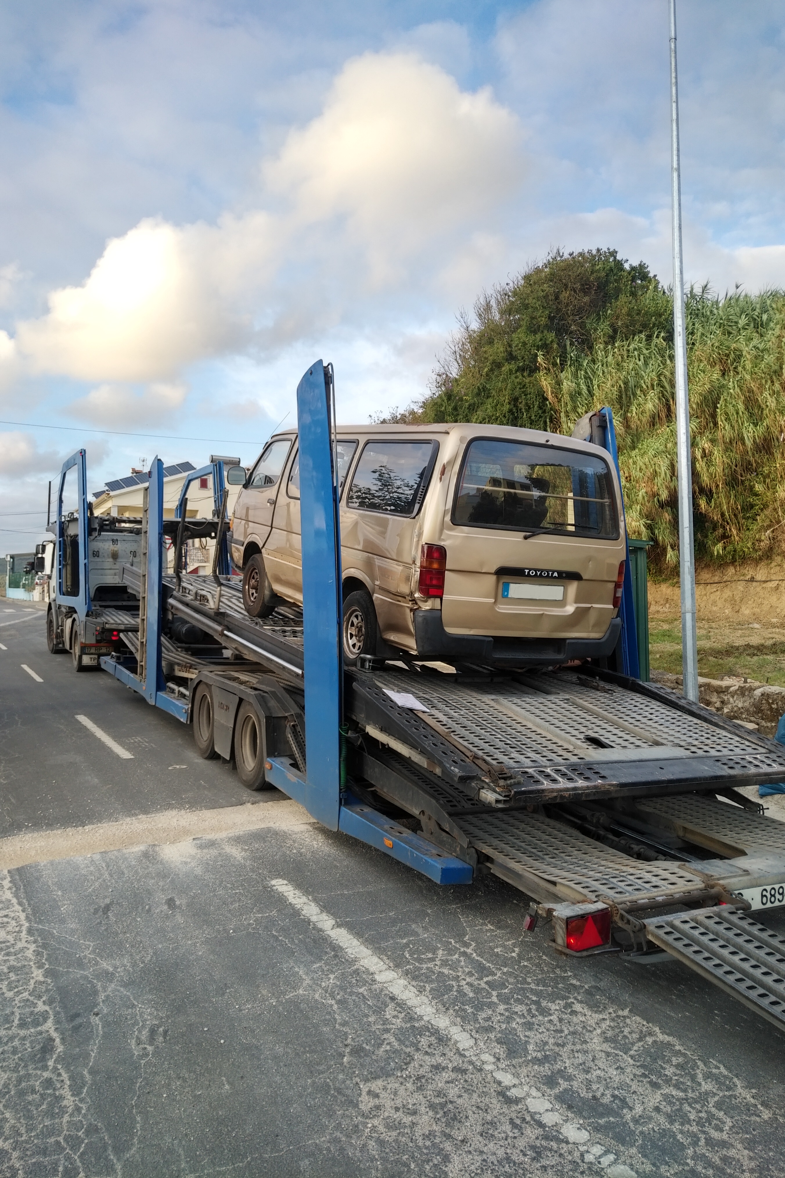 Transport & delivery to Antwerp - Belgium. Shipping to Cotonou - Benin.