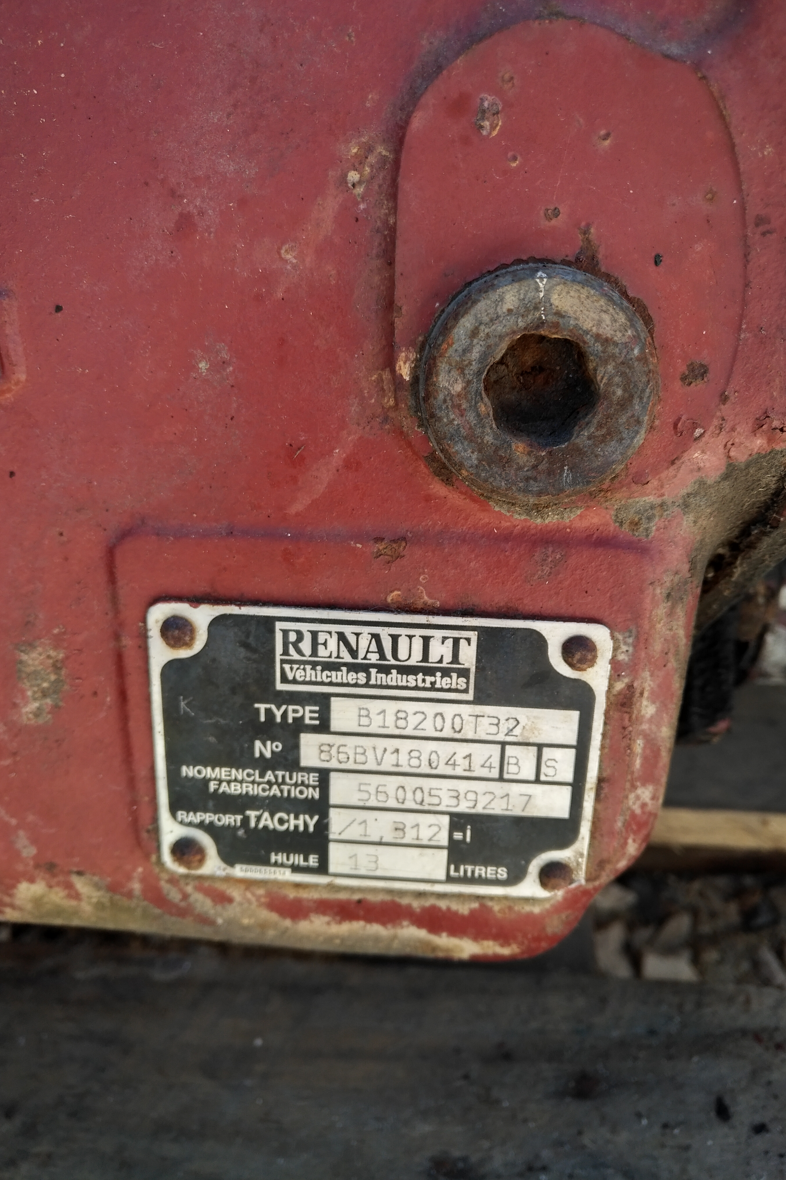 Renault B18 16 speed manual gearbox with TELMA retarder sold to Estonia.