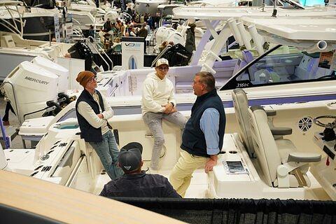 6 Reasons to Buy a Boat in the Winter