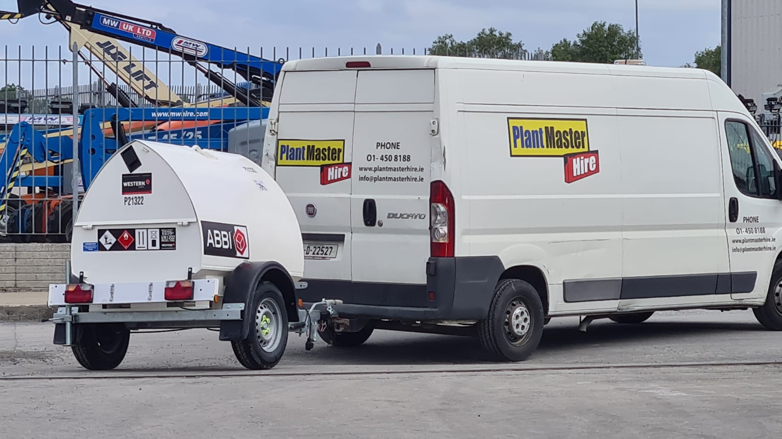 New Western Road Tow 1,000L Bowser SOLD... being collected by Customer 