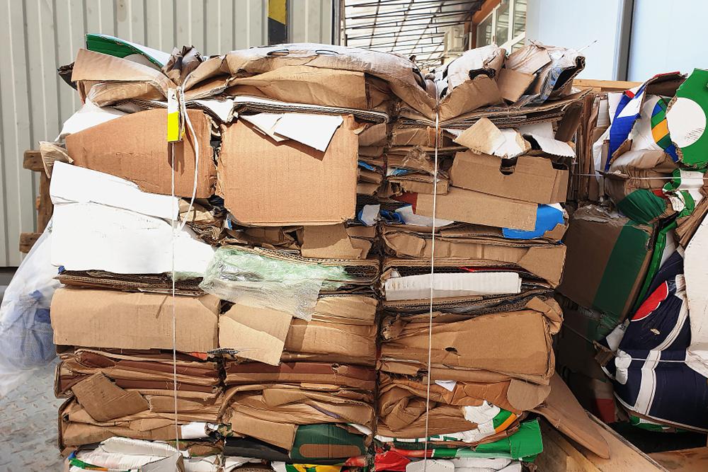 Top Benefits Of Using A Vertical Baler For Cardboard