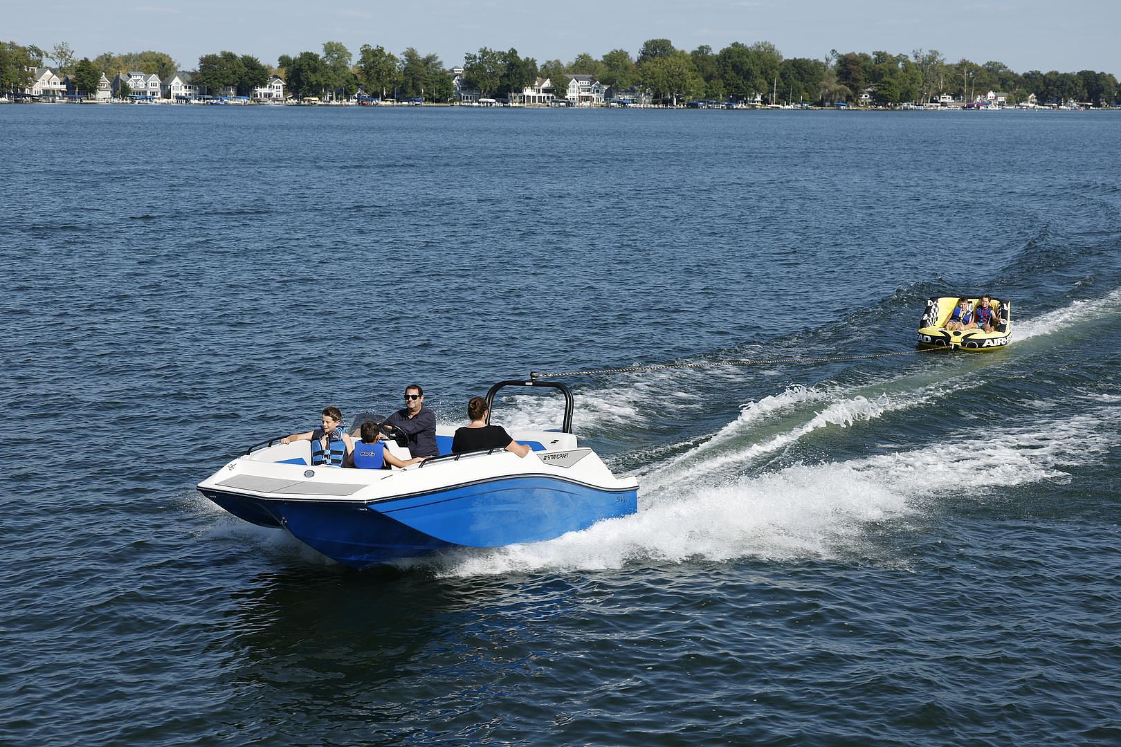 Starcraft SCX Deck Boat