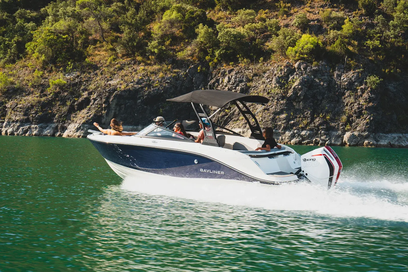 Bayliner VR Series bowrider