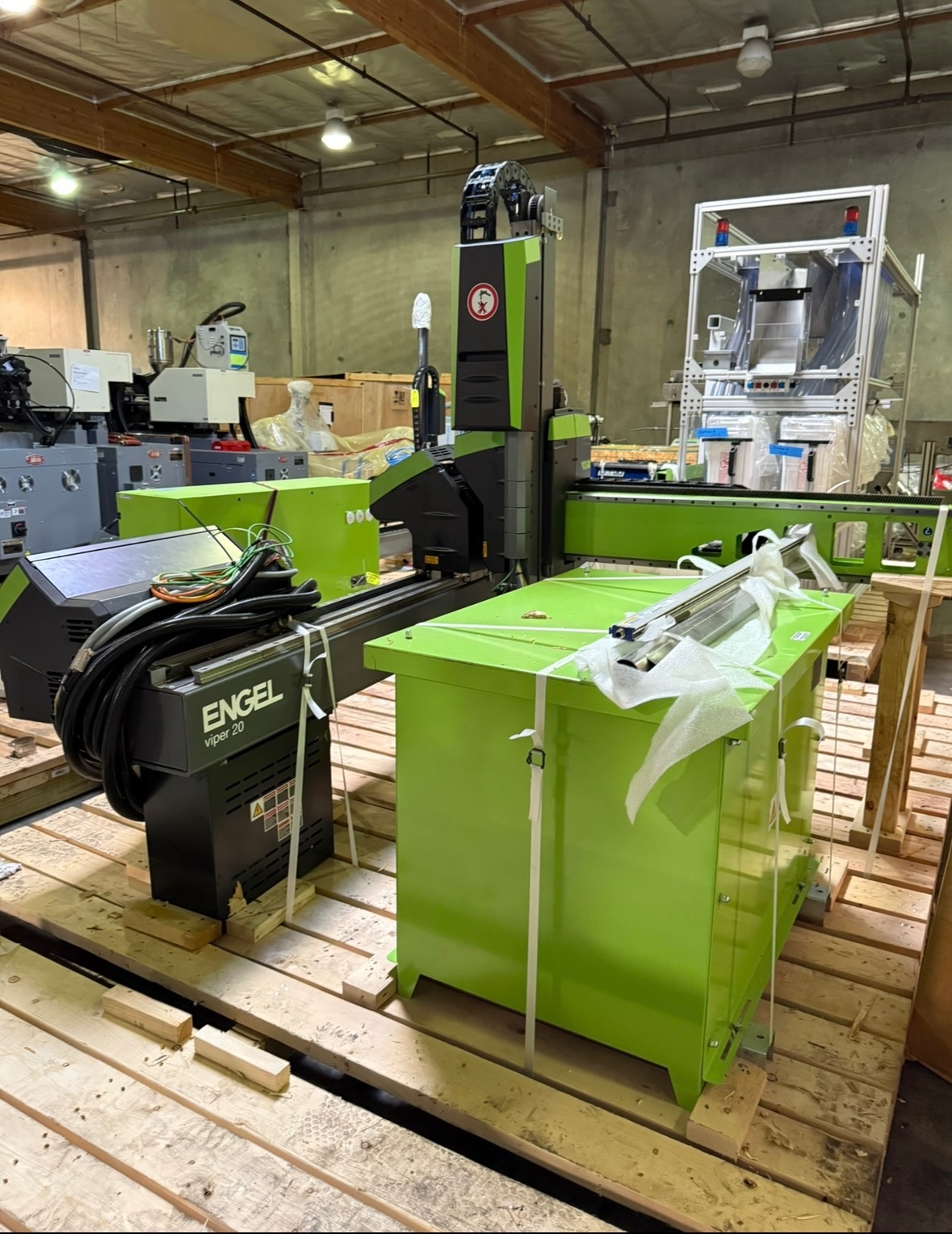 MAJOR MEDICAL PLASTIC INJECTION MOLDING EQUIPMENT