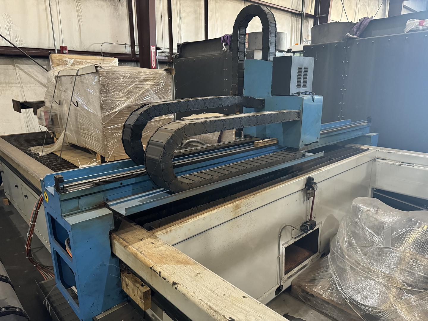 FABRICATION LIQUIDATION REDDING CA. HYD-MECH, PIRANHA, FLAT BED TRUCKS, CINCINNATI, AKS, AND MORE